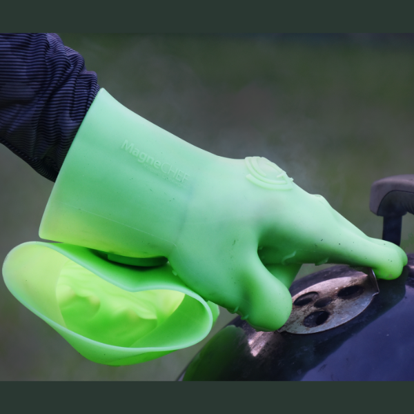 Glow in the Dark – MagneCHEF Magnetic Easy On & Off BBQ Gloves